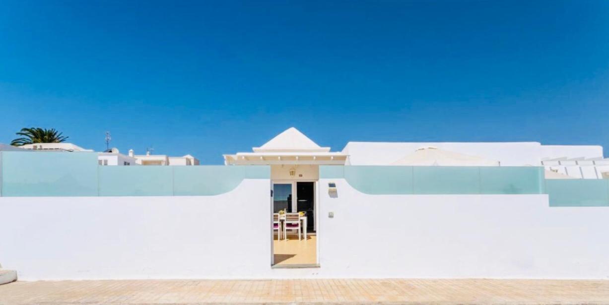 The Little White House, Suite Flower Beach 9 Playa Honda (Lanzarote) Exterior foto